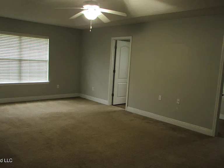 14597 Bruce Cv S — Photo 7