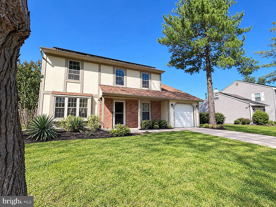 1st image of 11 Chandler Ln
