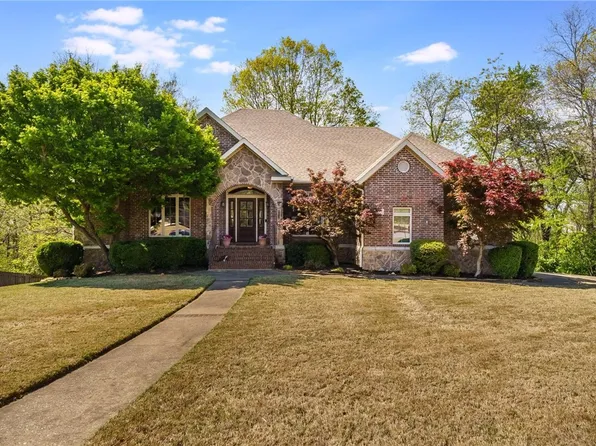 3595 N Bellshire Dr, Fayetteville, AR 72703