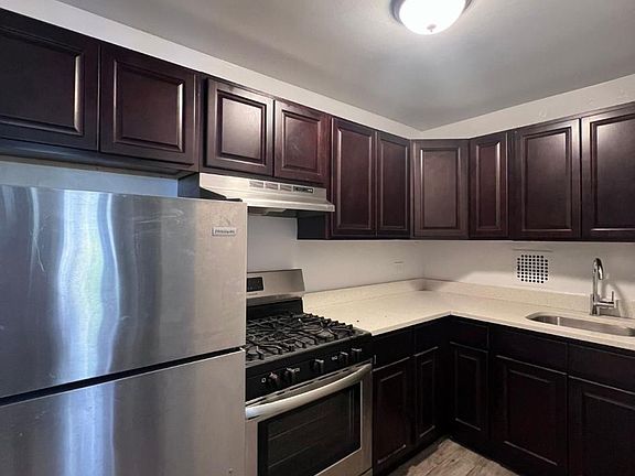 5th image of 36 Hamilton Ave APT 5L