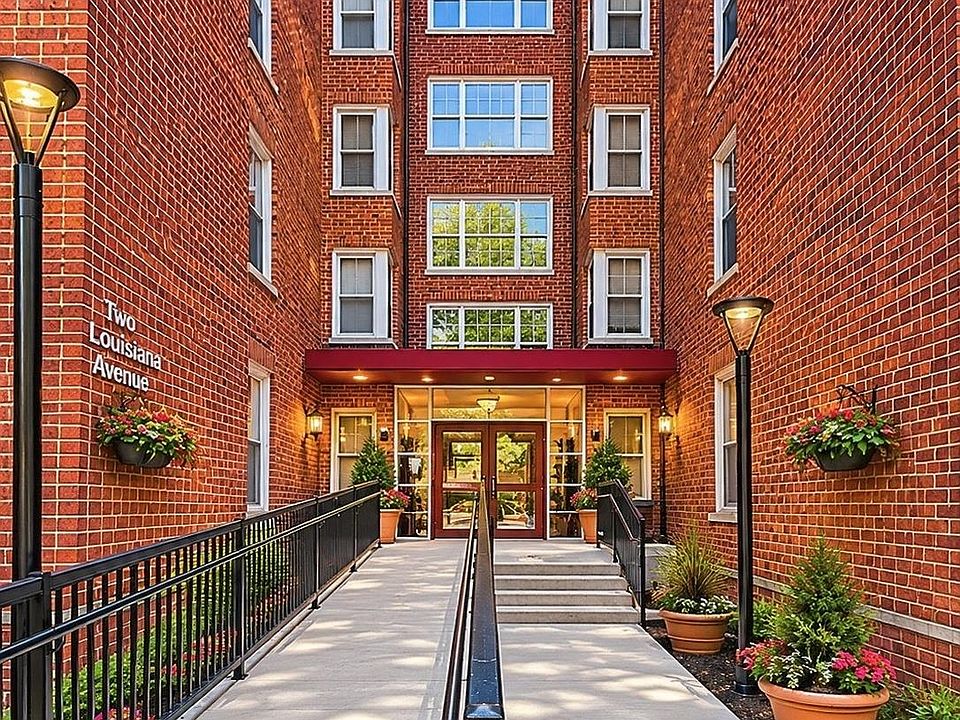 1st image of 2 Louisiana Avenue #4B