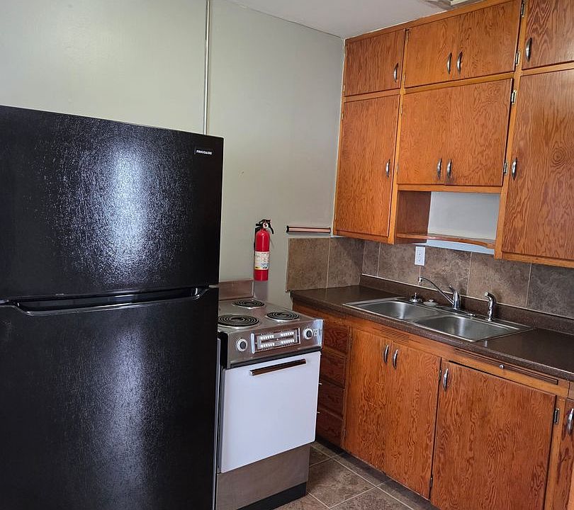 1st image of 712 W Dayton Ave