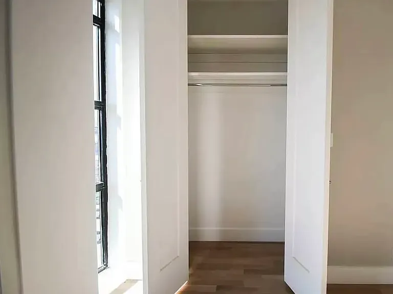 434 Manhattan Ave #PENTHOUSE — Photo 16