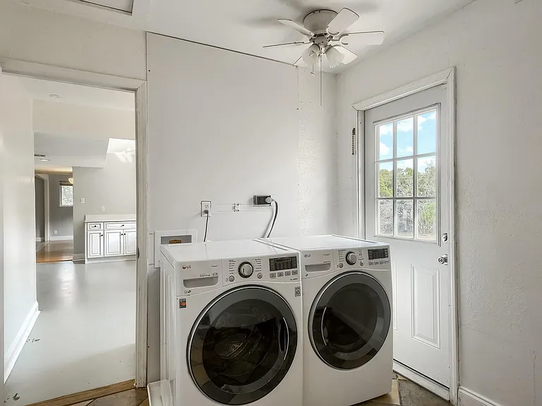 1011 Berrywood Dr — Photo 27