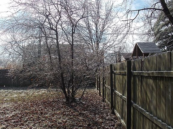 4th image of 8683 Fordham Ct