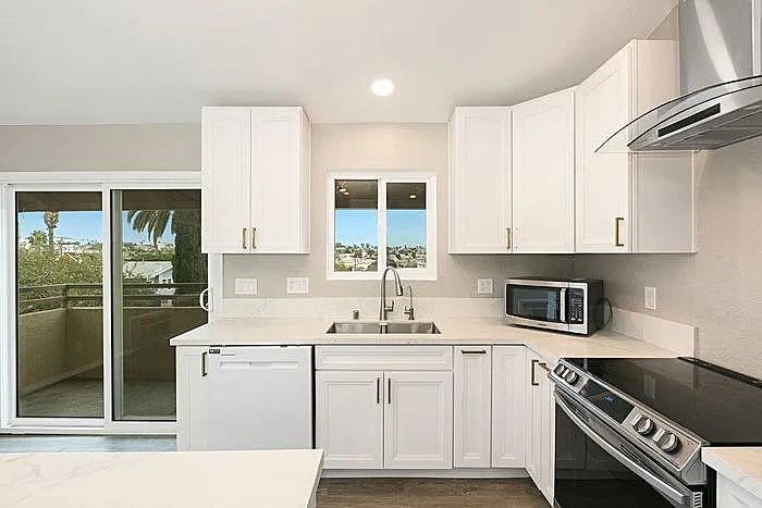 4062 Georgia St #4 — Photo 7