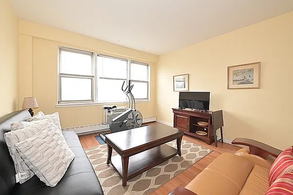 1st image of 172-70 Highland Ave #8R