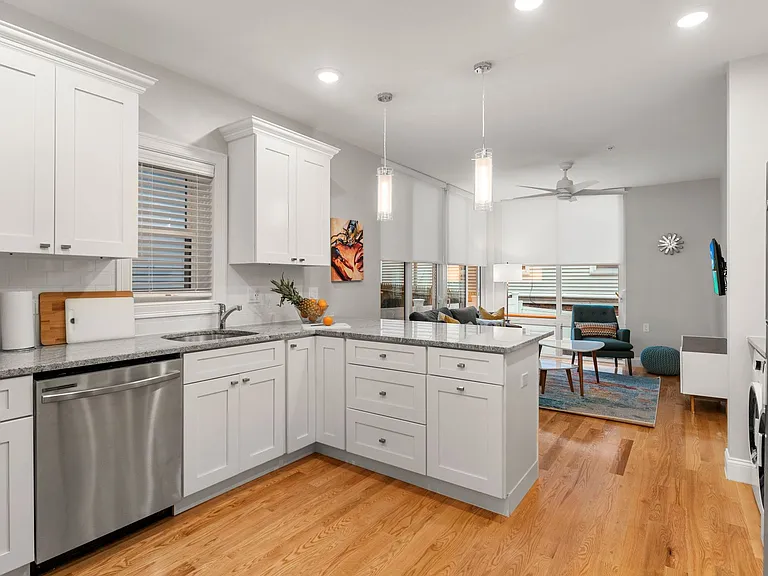 86 Marine Rd #4 — Photo 10