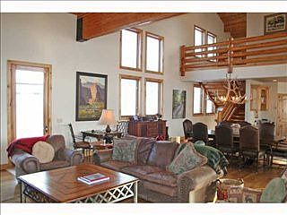 2nd image of 3249 Meadows Dr