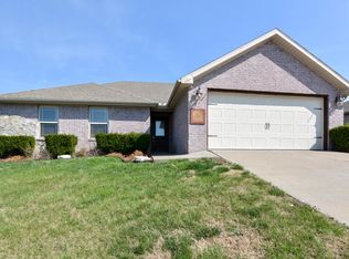 66 Echo Valley Cir, Reeds Spring, MO 65737