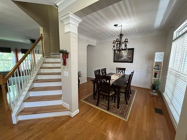 5 bed, 2742 sqft, $3,699 — Photo 4