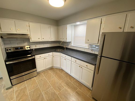 3rd image of 44 Briarwood Ln #15A