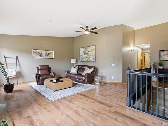 5th image of 2223 Fairway Cir