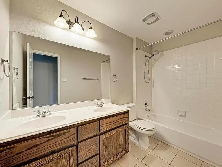 6805 Barstow Ct — Photo 33