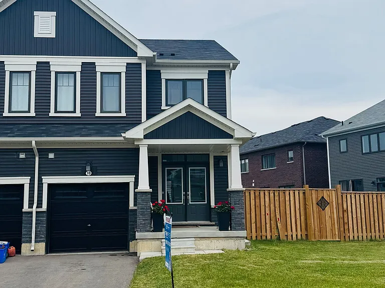 10 Ellis Ave — Photo 2