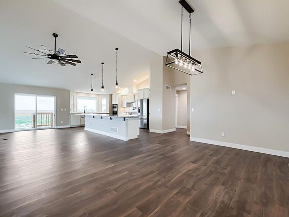 4th image of 3329 Brunner Blvd