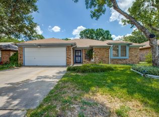 1865 Larkspur Dr, Arlington, TX 76013