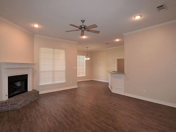 3rd image of 16561 Vieux Carre
