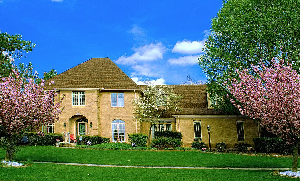 1st image of 634 Rosewood Dr