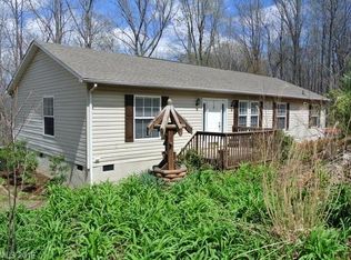 239 Hickory Ridge Ln, Swannanoa, NC 28778