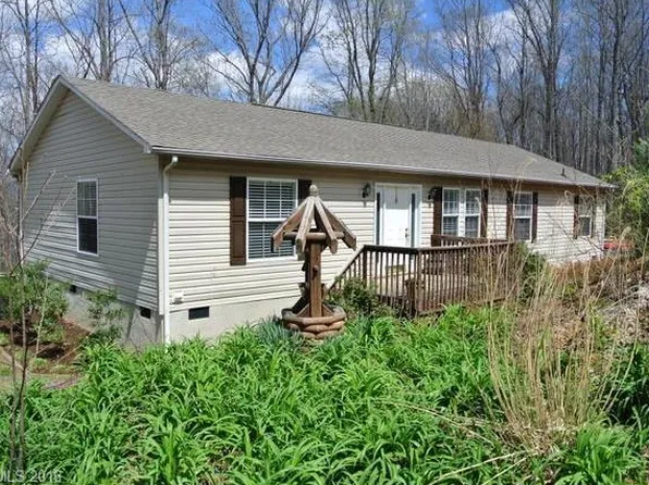 239 Hickory Ridge Ln, Swannanoa, NC 28778