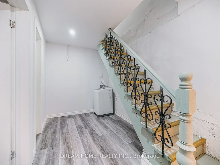 29 Glasgow St #BASEMENT — Photo 8