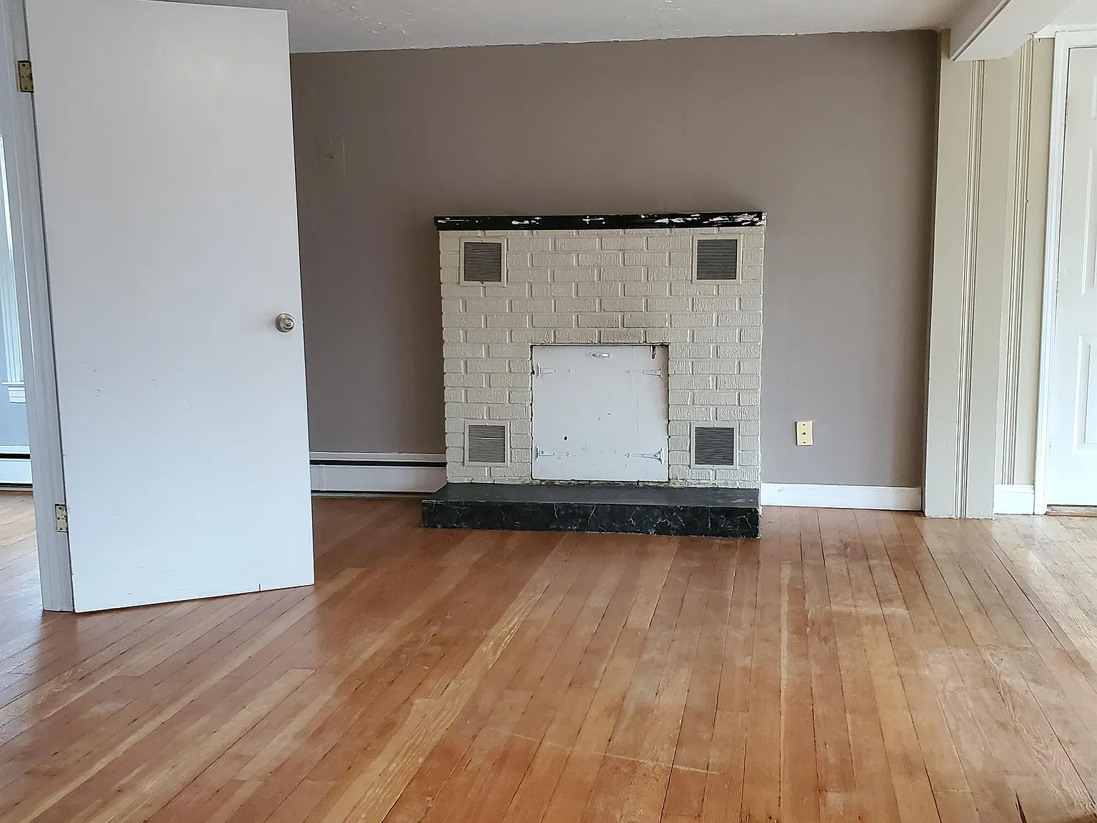 816 S Main St - 1 — Photo 4