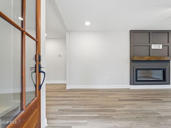 4th image of 400 Eagle Springs Road