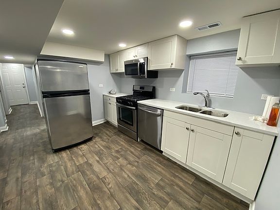 3rd image of 2240 N Lockwood Ave #G