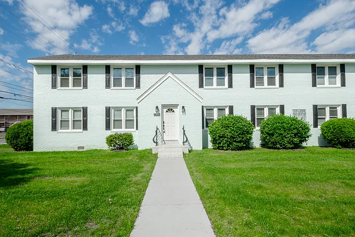 2 bed, 1.0 bath, $1,595 — Photo 3