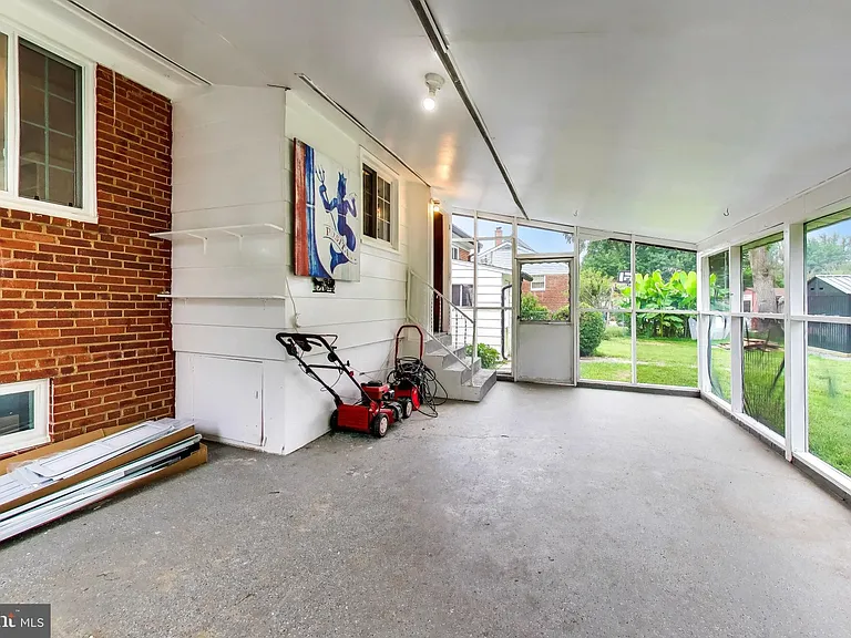 7215 Normandy Ln — Photo 33