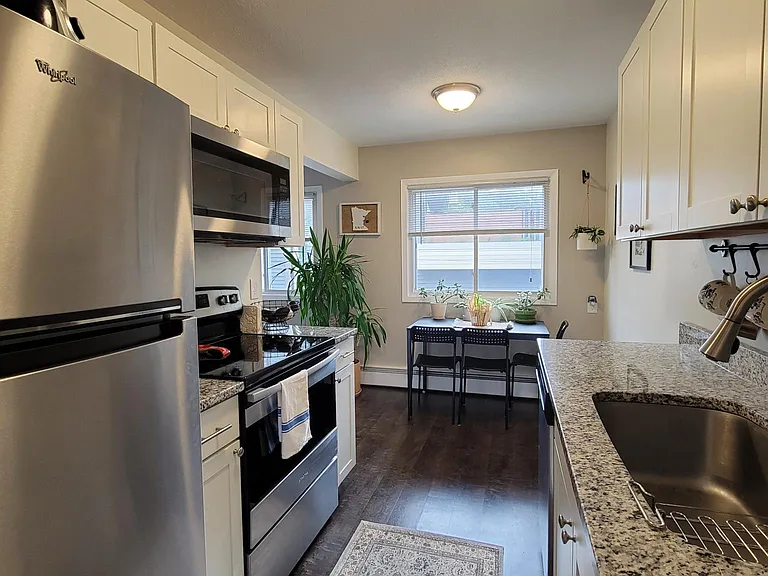 330 Monroe St NE #6 — Photo 5
