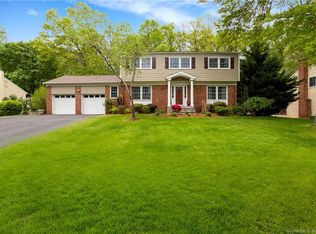 158 Skyview Dr, Stamford, CT 06902