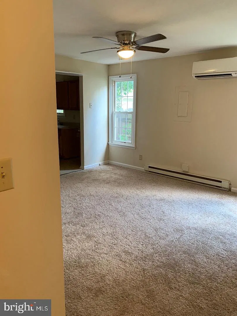1 bed, 1.0 bath, 900 sqft, $1,350 — Photo 4