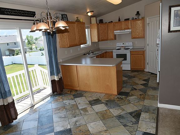 3rd image of 1043 W 1750th St S