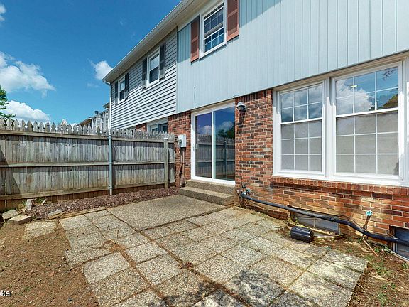 2nd image of 1222 Inverary Ct