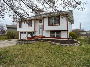 15526 Elm St, Basehor, KS 66007