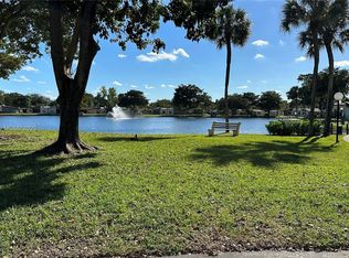 251 Berkley Rd APT 301, Hollywood, FL 33024