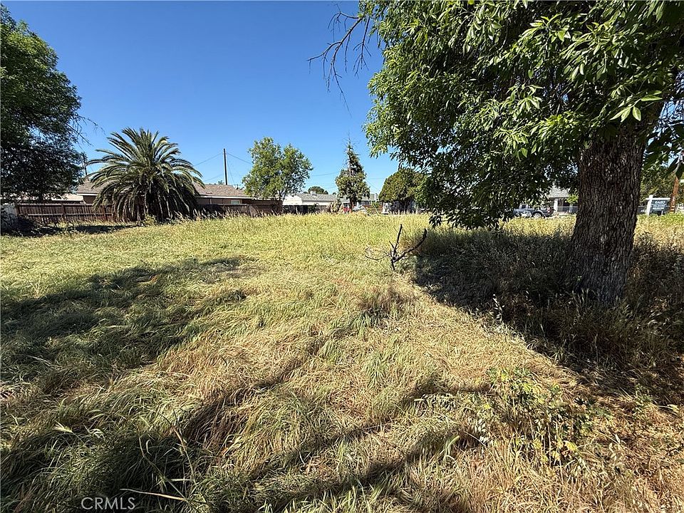 1st image of 1005 W 8th St Lot 17