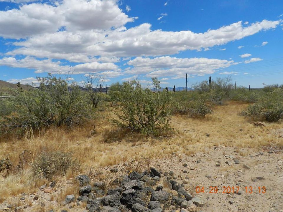 2nd image of 1006 E Desert Hills Dr