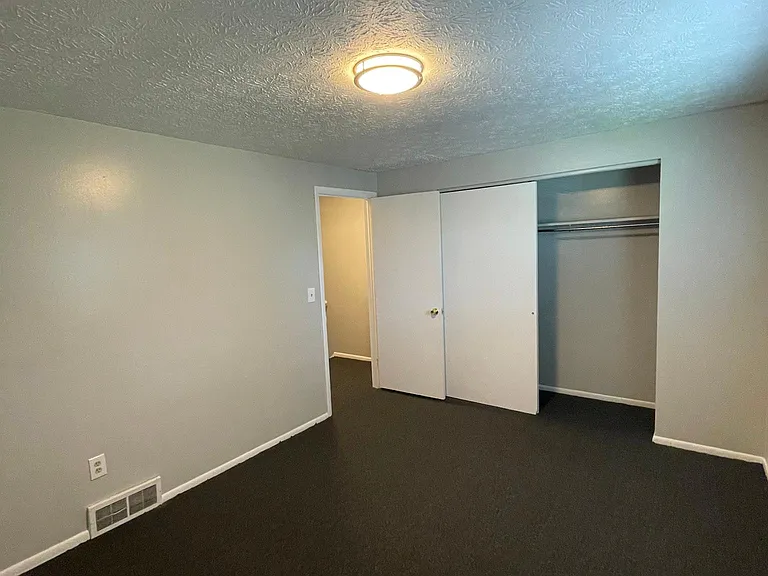 859 Moon Rd #PET FRIENDLY — Photo 17