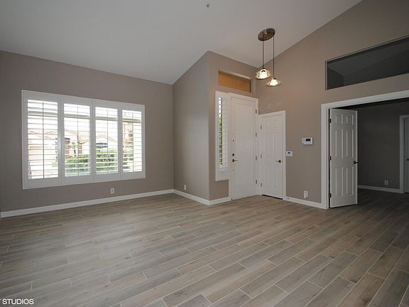 02_14353N99thSt_1_LivingRoom_HiRes