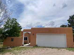 2 M J Tapia Dr, Santa Fe, NM 87508