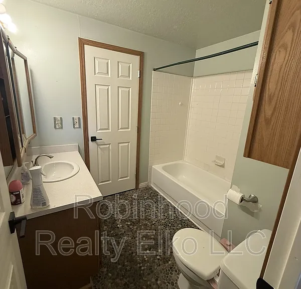 942 Bronco Dr — Photo 22