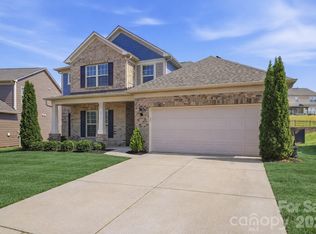 10511 Honeyfur Ct, Charlotte, NC 28278