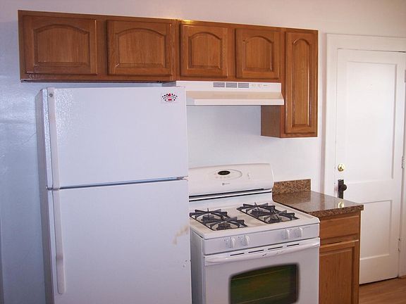 3rd image of 991 Smith Ave S #2