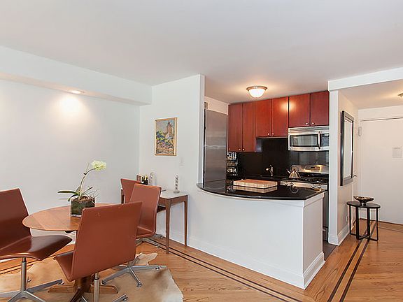 3rd image of 200 Central Park S APT 3I