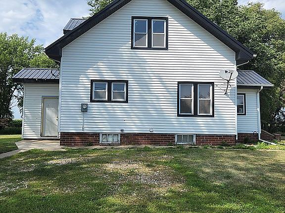 4th image of 3871 Rolland Ave