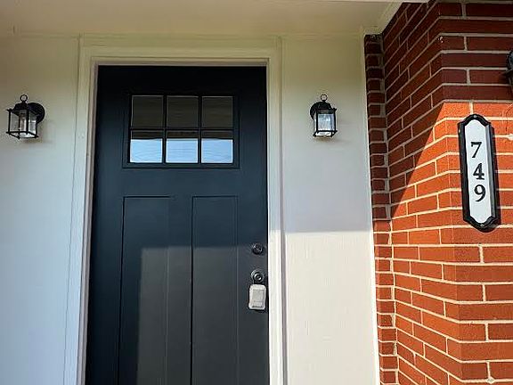 2nd image of 749 Old Wilmington Rd