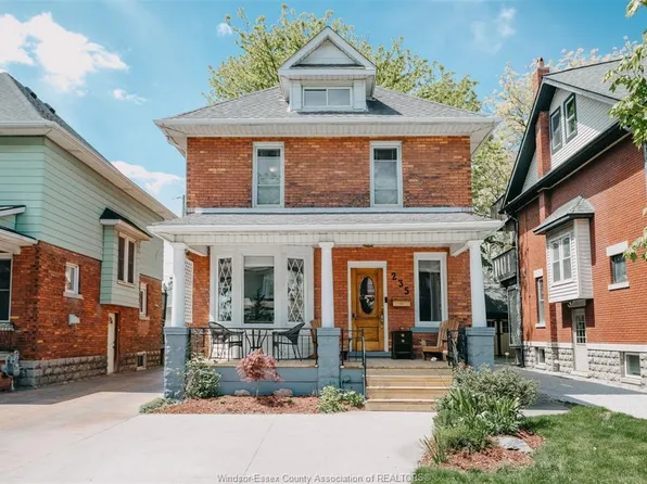 235 Oak St, Windsor, ON N9A 5E5